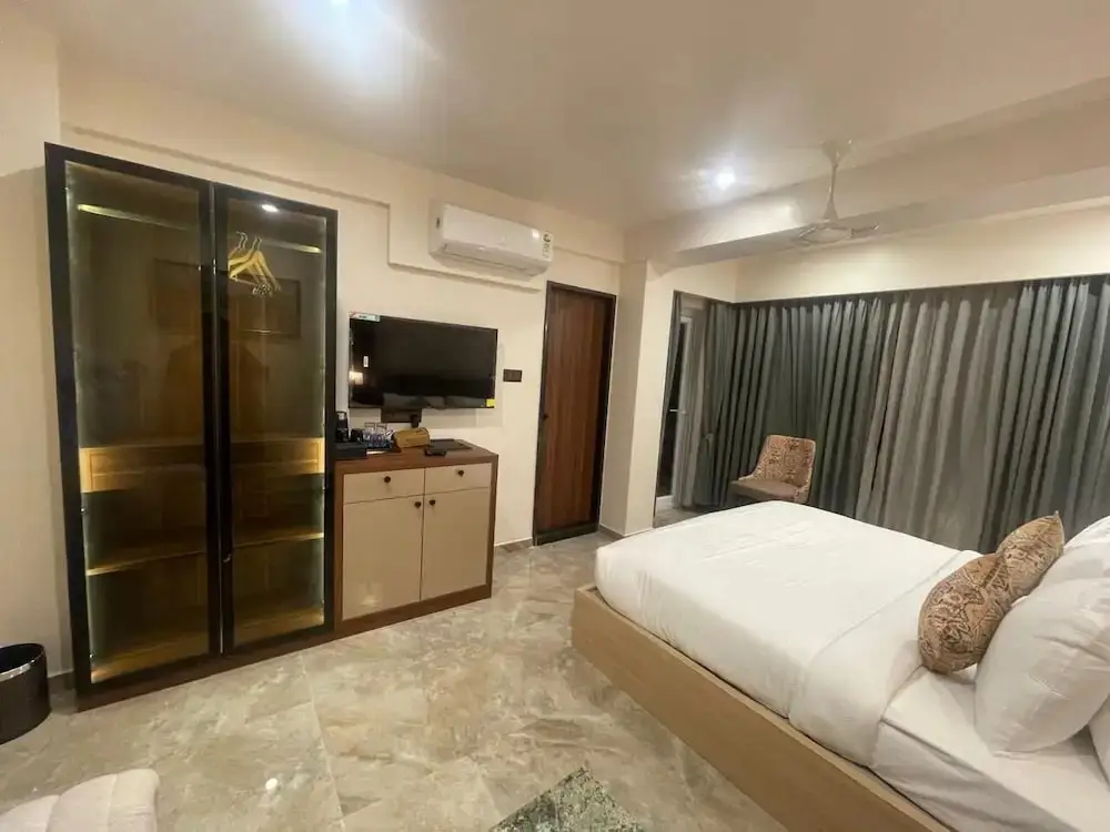 Хубли: Light House Suites Hubballi