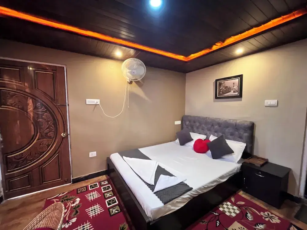 Курсеонг: Traditional Hotel And Restaurant