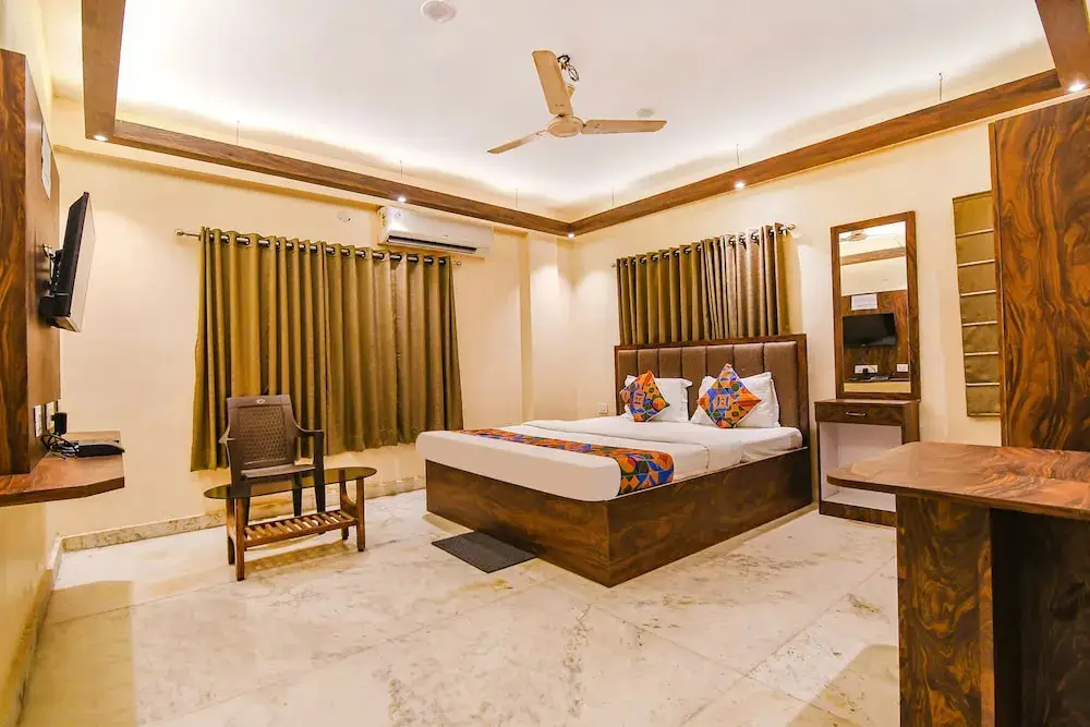 Fabhotel The Golden Orchid — фото 1