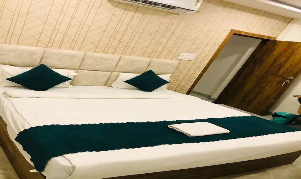 Индаур: Hotel Atharv Inn