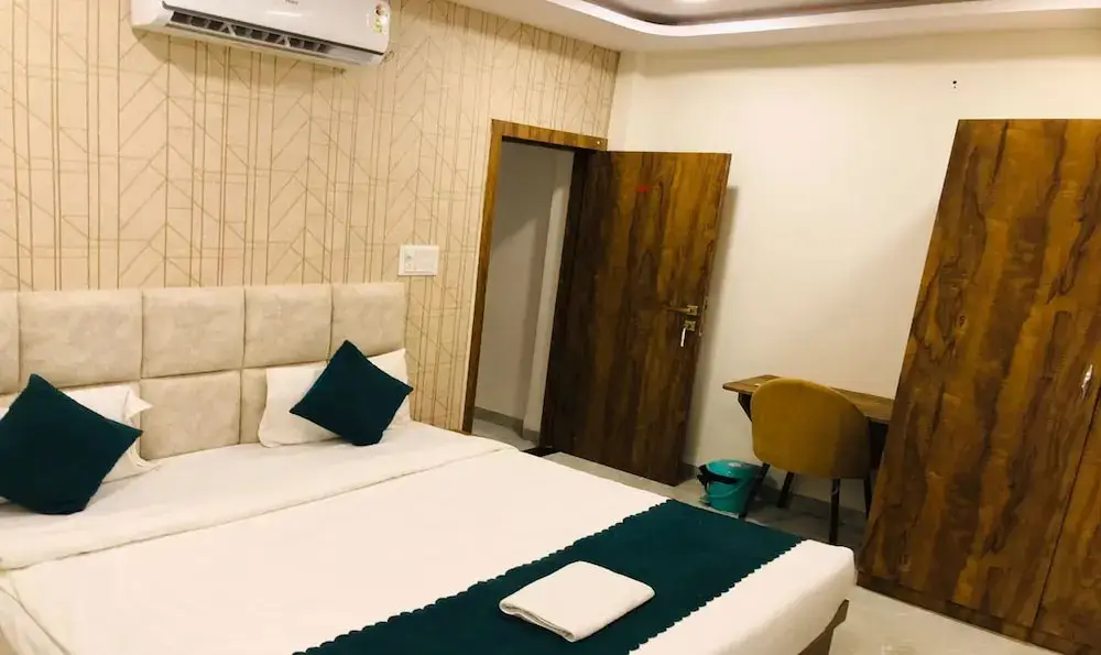 Индаур: Hotel Atharv Inn