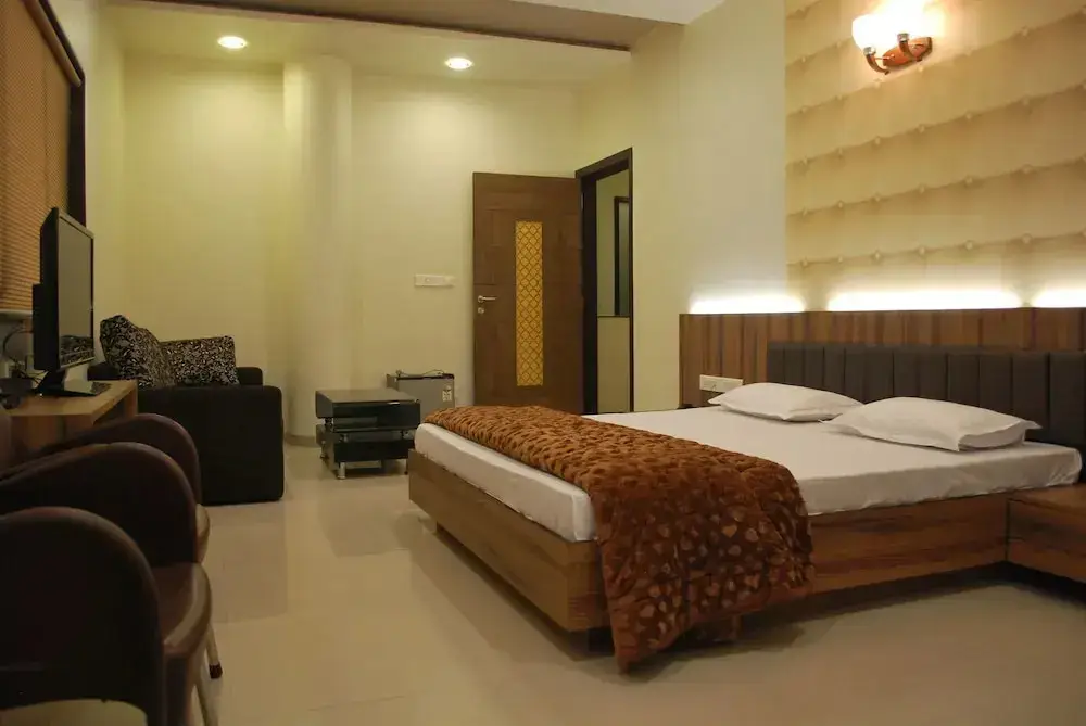 Сурат: Hotel Vijya laxmi Rooms and Banquet Hall
