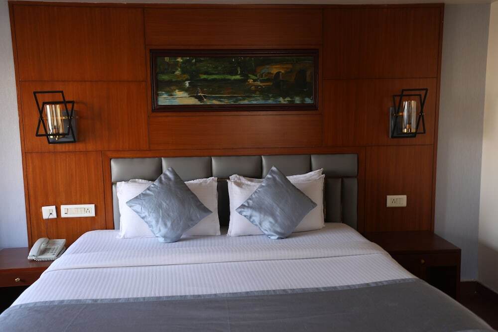 Хидерабад: Eastin Hotels