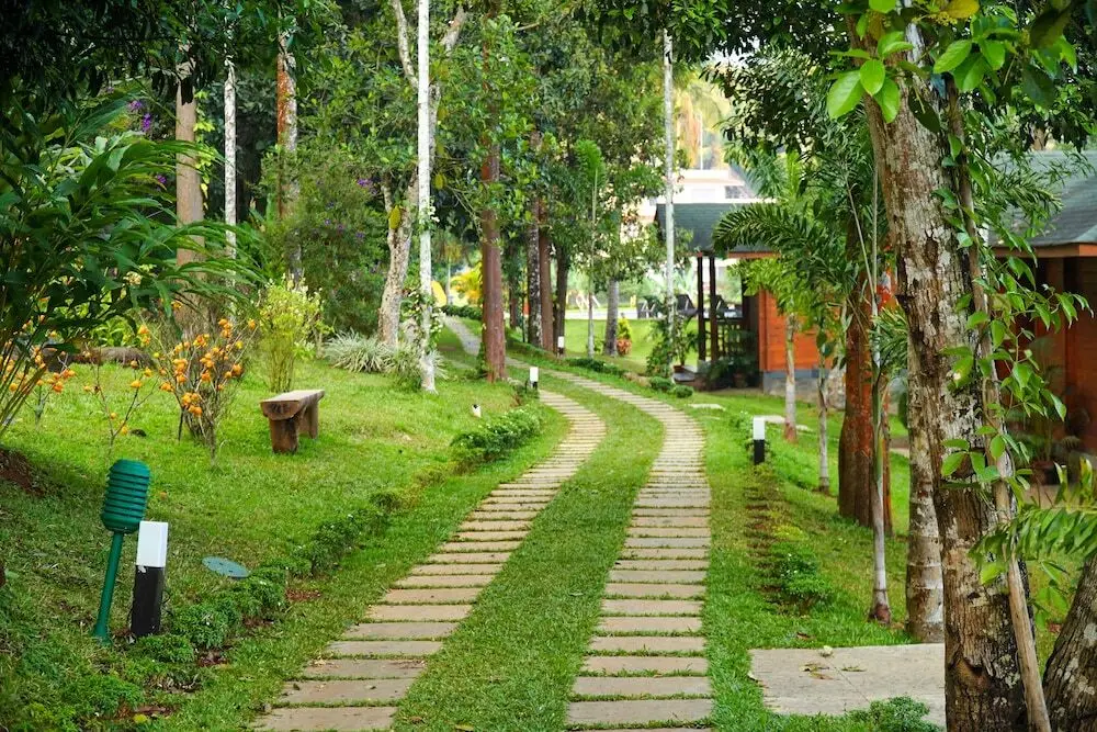 Султан-Батери: Room in Guest Room - Lakerose Wayanad Resort - Superior Lake View