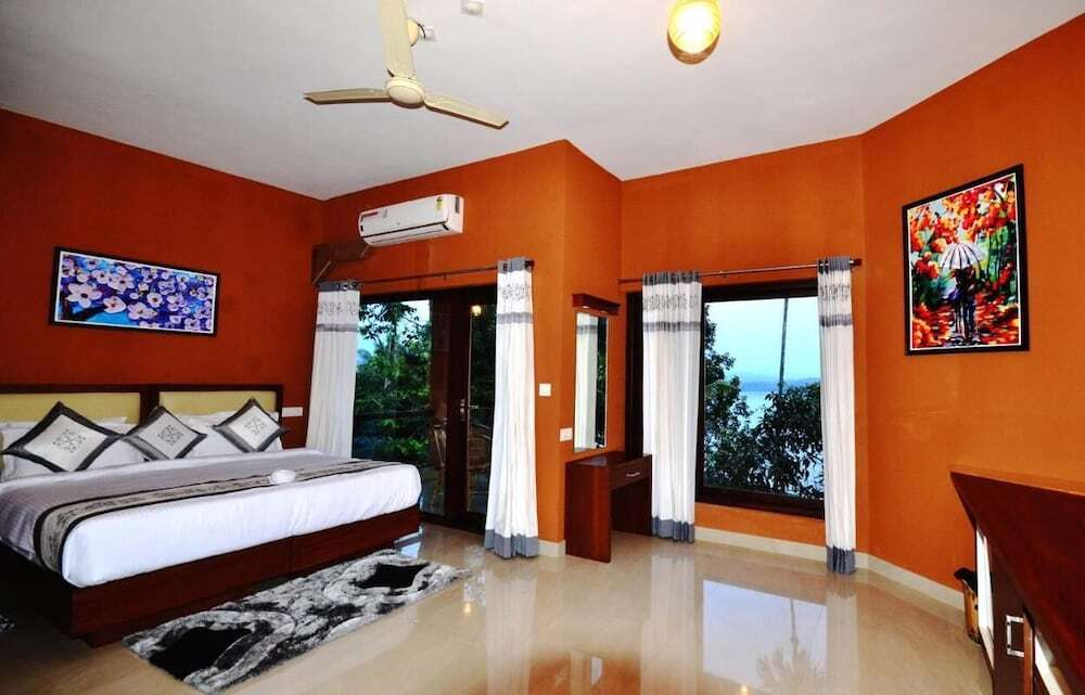 Room in Guest Room - Lakerose Wayanad Resort - Superior Lake View — фото 1
