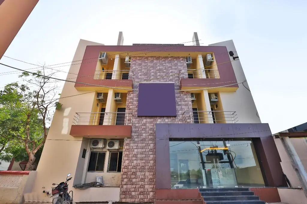 Hotel Decent Somnath — фото 1