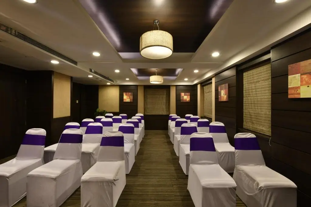 Hotel Leafio Marigold-Near Airport — фото 1