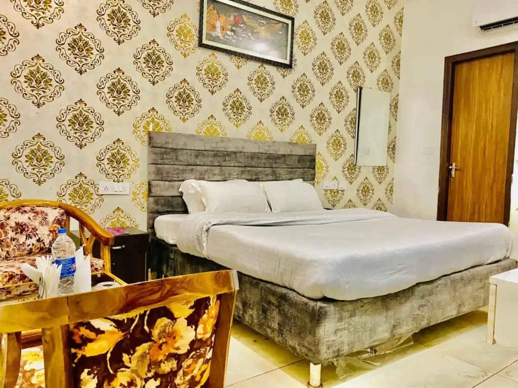 Зиракпур: Hotel Hollywood - Family Hotel