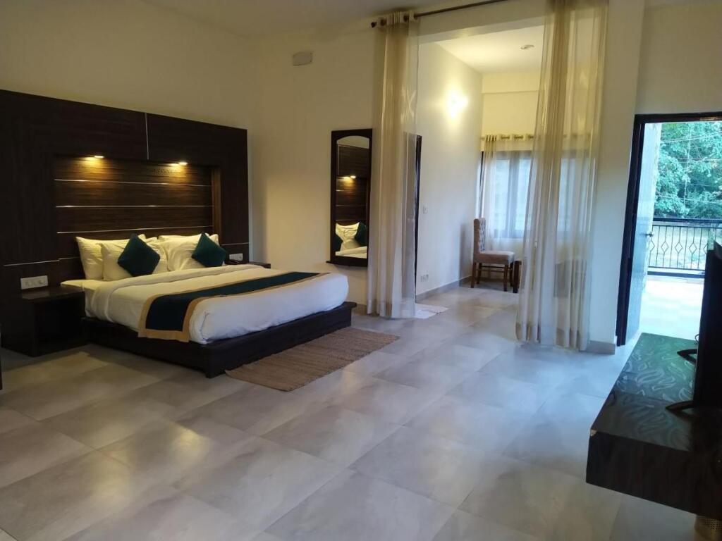 Наинитал: Hotel Holiday Highlight By DVM INDIA