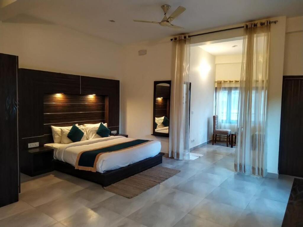 Наинитал: Hotel Holiday Highlight By DVM INDIA