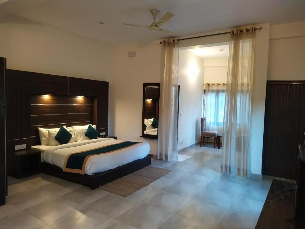 Наинитал: Hotel Holiday Highlight By DVM INDIA