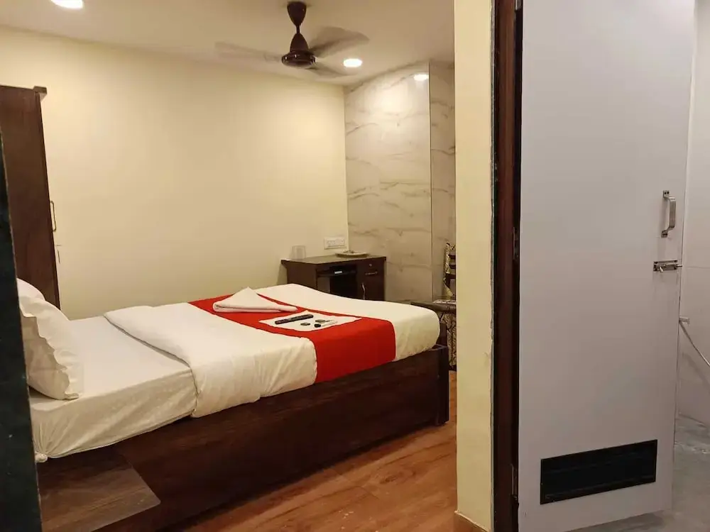Мумбаи: Hotel Metro Galaxy Inn