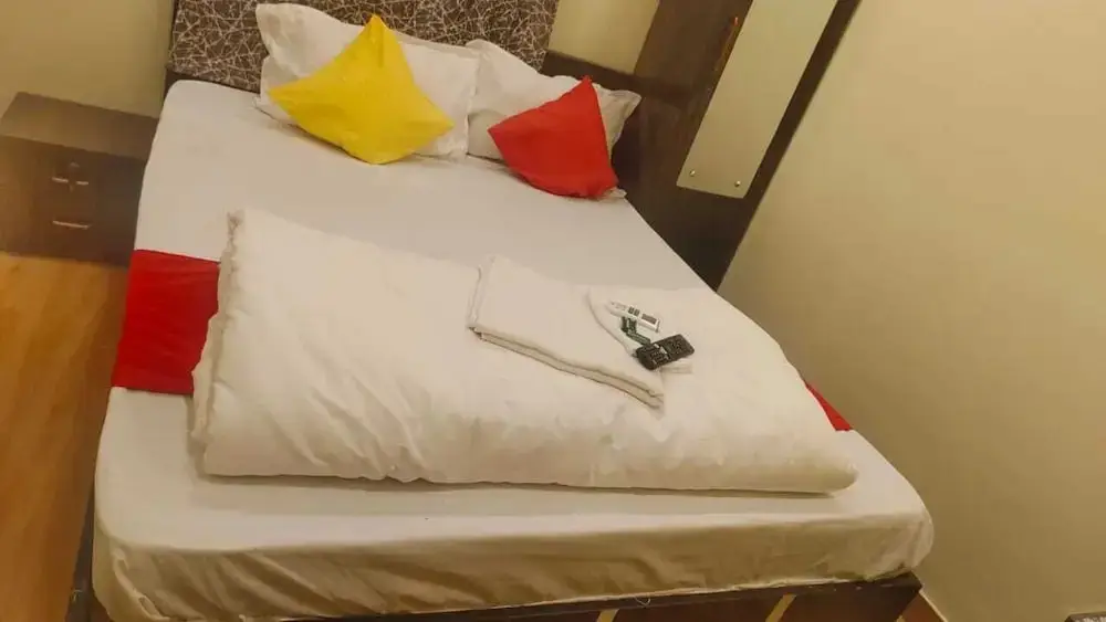 Мумбаи: Hotel Metro Galaxy Inn