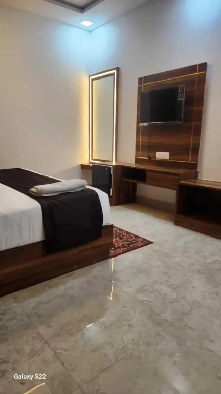 Гуруграм: Kingfisher Luxury Resort