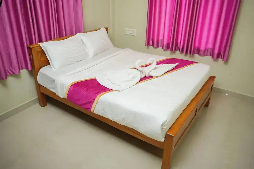 Султан-Батери: GMR Suites