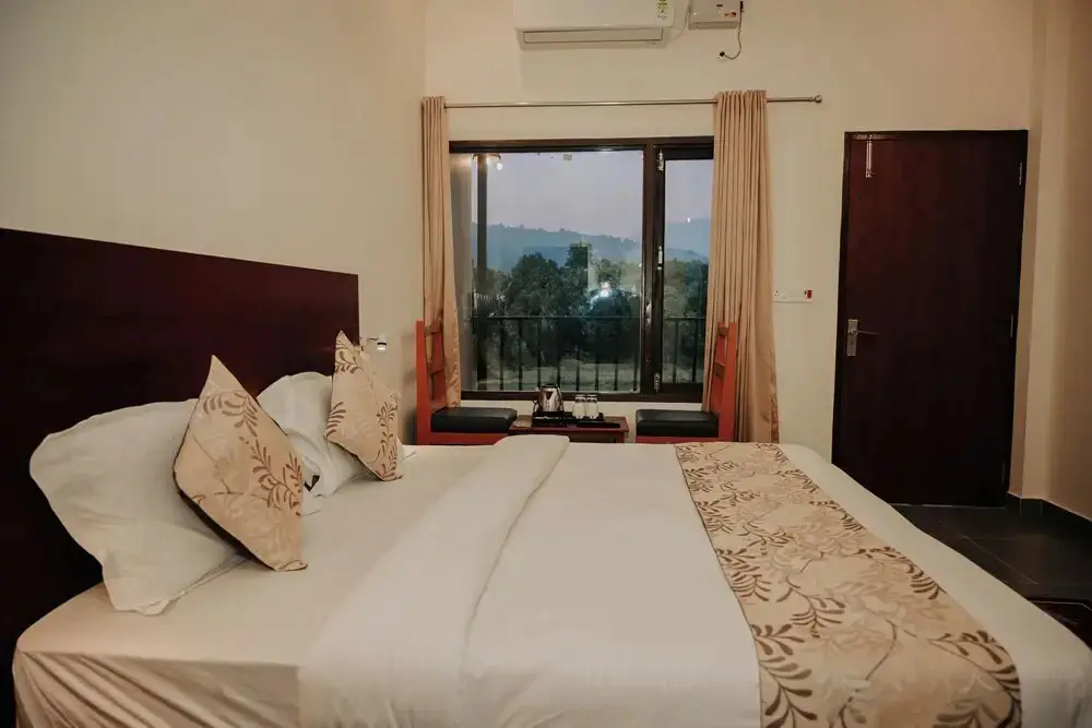 Наинитал: Corbett Secret Hideout