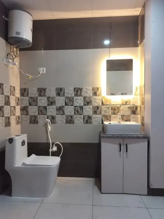 Нойда: Xact Homes