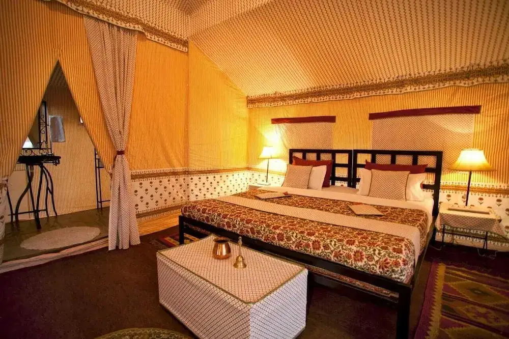 Джуси: Royal Kumbh Tents Prayagraj