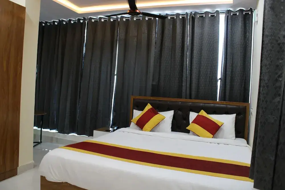 Хидерабад: Hotel SVR Luxury Rooms