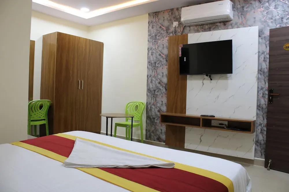 Хидерабад: Hotel SVR Luxury Rooms
