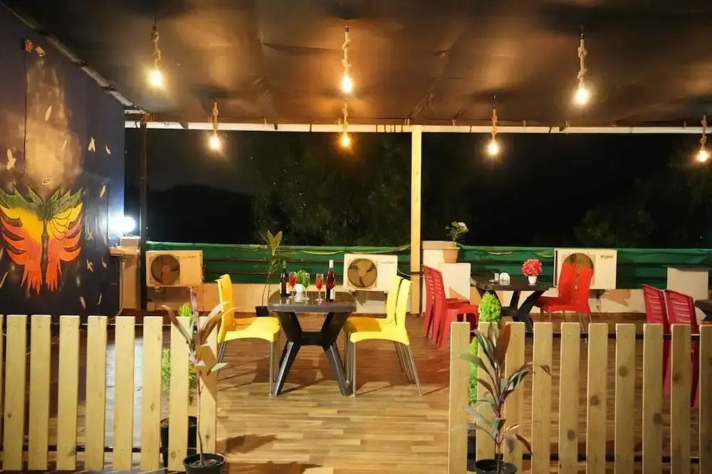 Хандала: karla retreat Resort lonavala