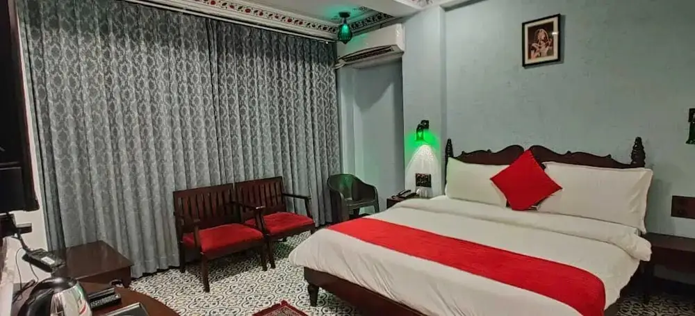 Удаипур: Hotel Ambika Chirwa House