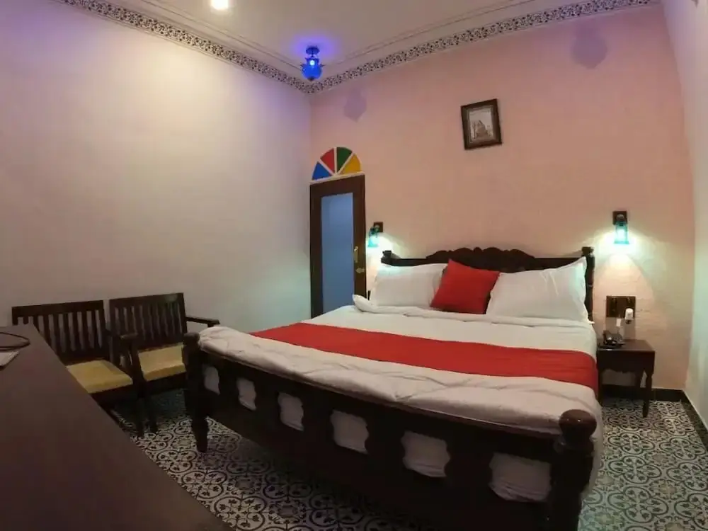 Удаипур: Hotel Ambika Chirwa House