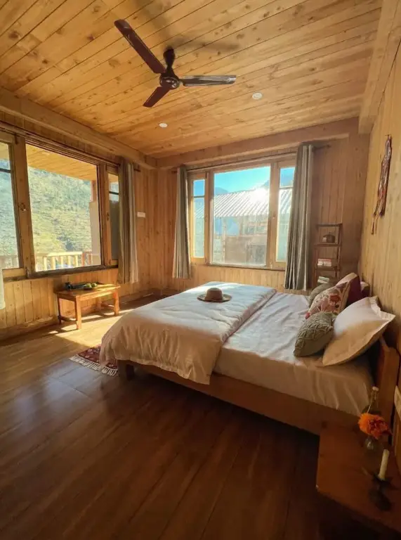 Гушайни: Kefi Bakehouse & Stays Tirthan