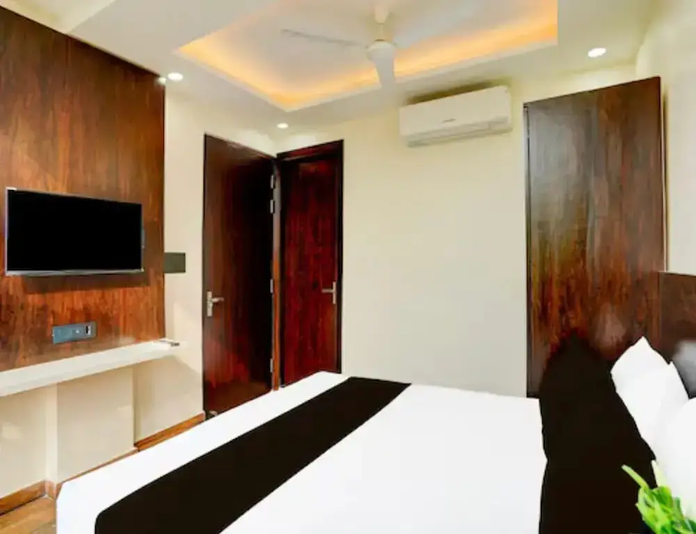 Большая Нойда: Yati Suites
