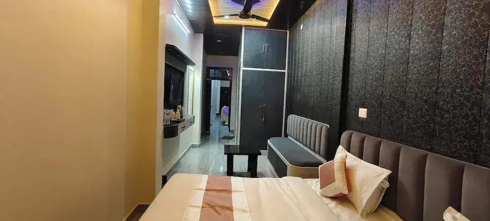 Варанаси: Sun High Stay Luxury Guest House