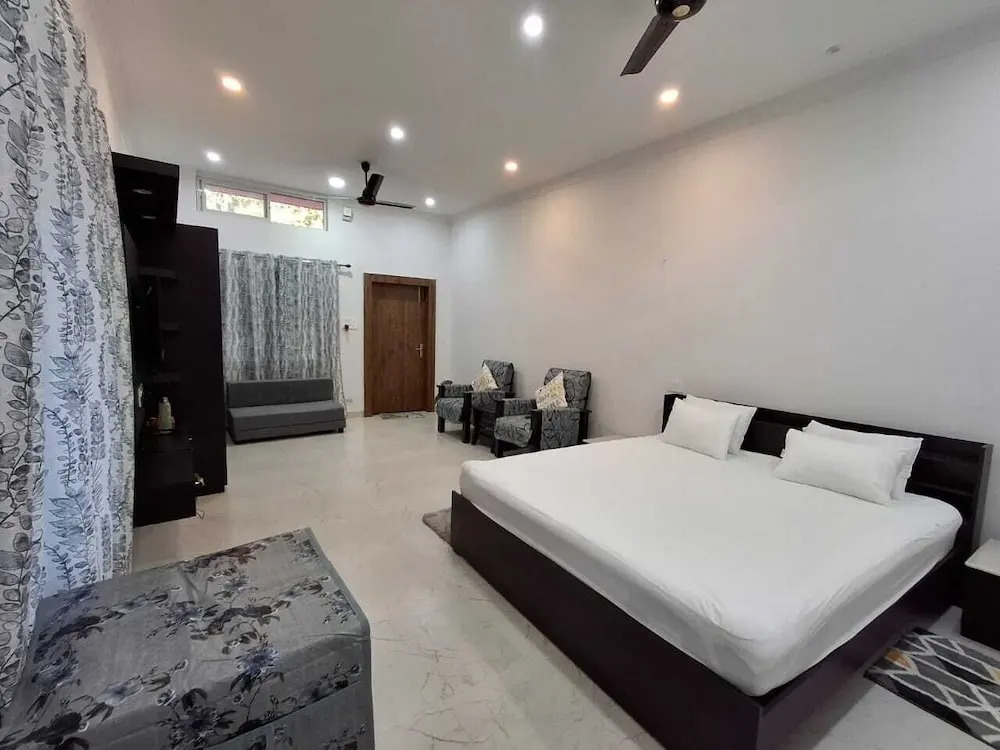 Кохора: Ejaar Homestay