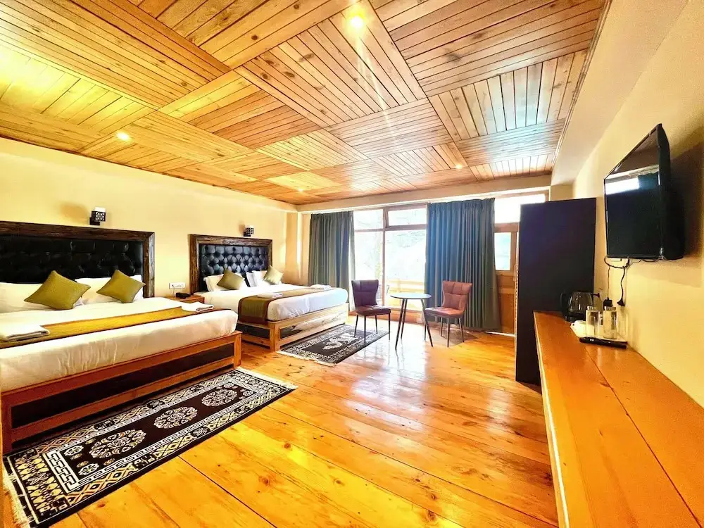 Лачунг: The Country House