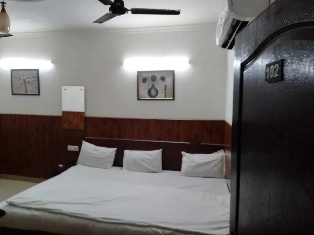 Нью-Дели: Shri Sai Guest House