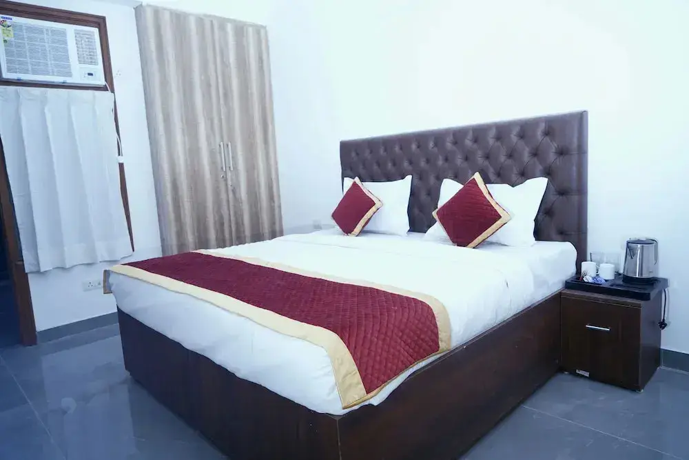 Нойда: Hotel la Corporate Suite