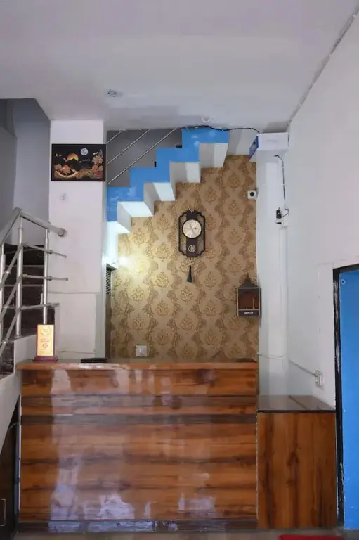 Барейлли: All In One Guest House