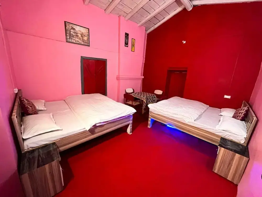 Наинитал: Ooncha Dana Home Stay