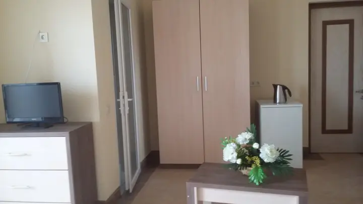 Межводное: Zapadnyij Hotel