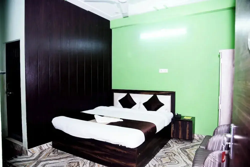 Найни: Hotel Shree Mahalaxmi