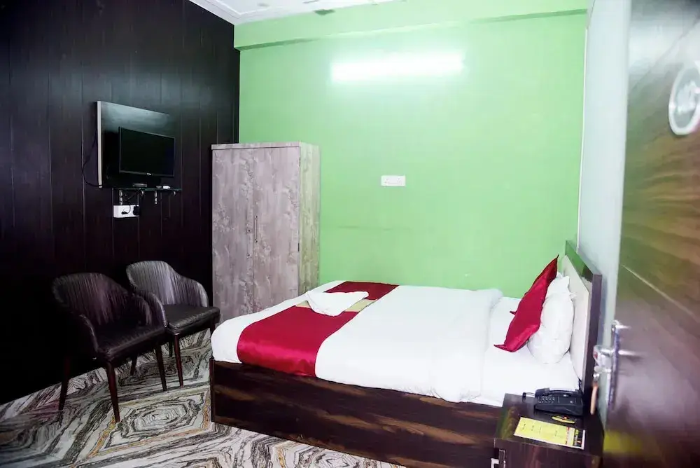 Найни: Hotel Shree Mahalaxmi
