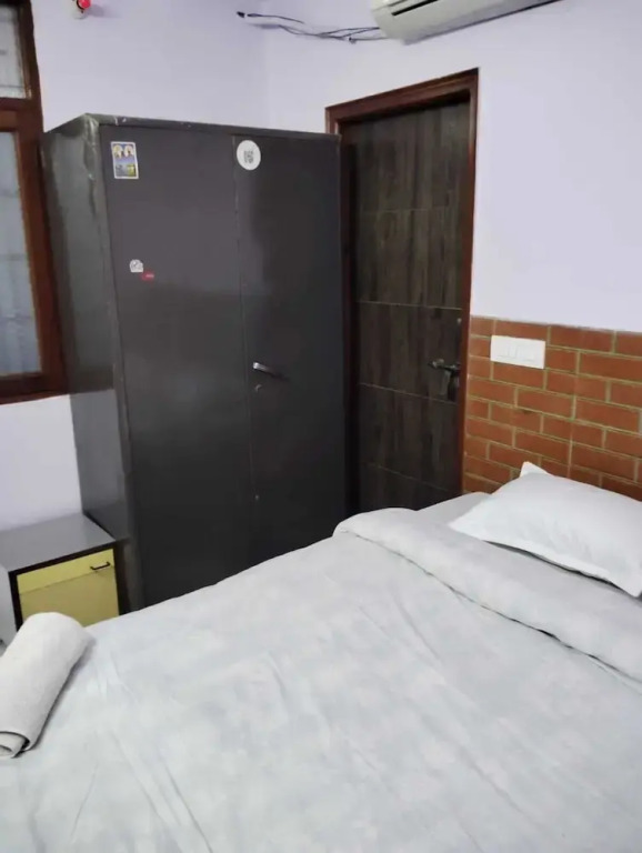 Нью-Дели: COSY Rooms