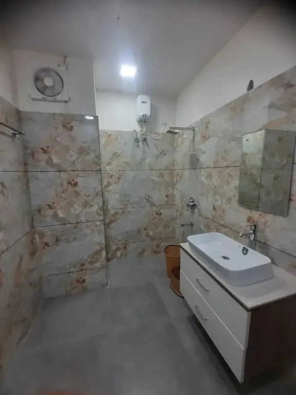 Батхинда: The Highclass Hotel