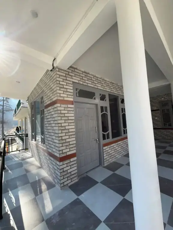 Касоль: HOM House of MannMauji Riverside