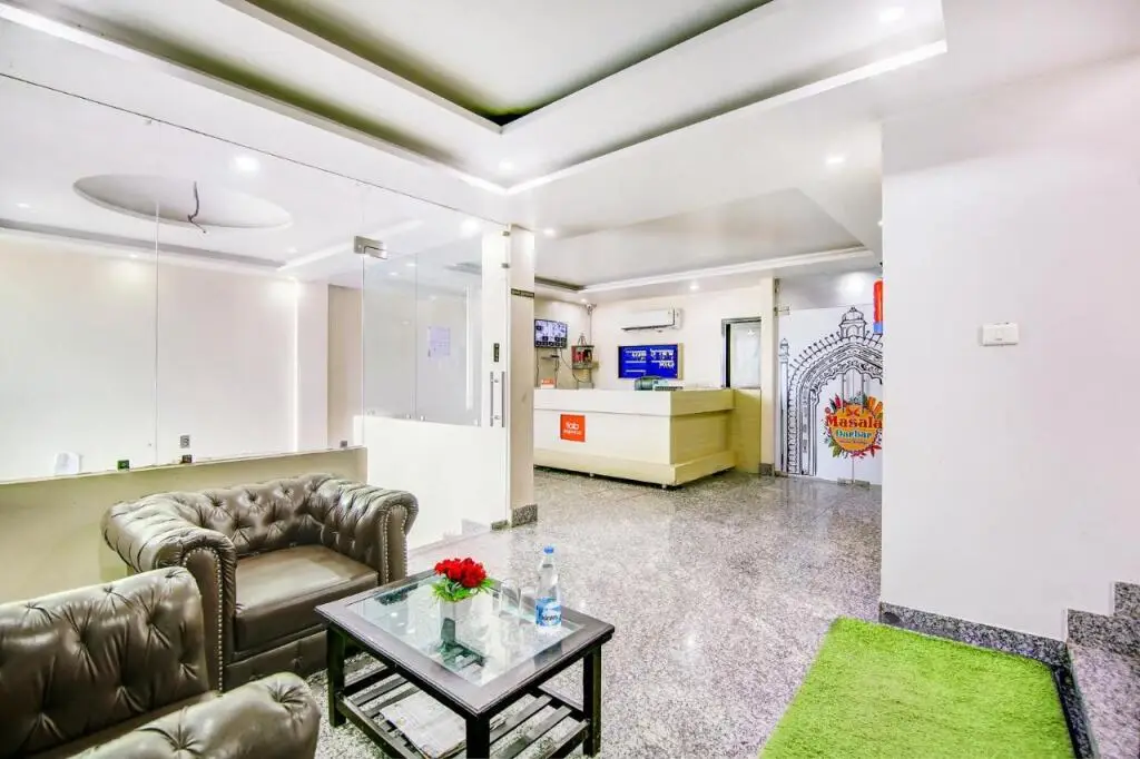 Лакхнау: FabHotel The Gayatri Palace
