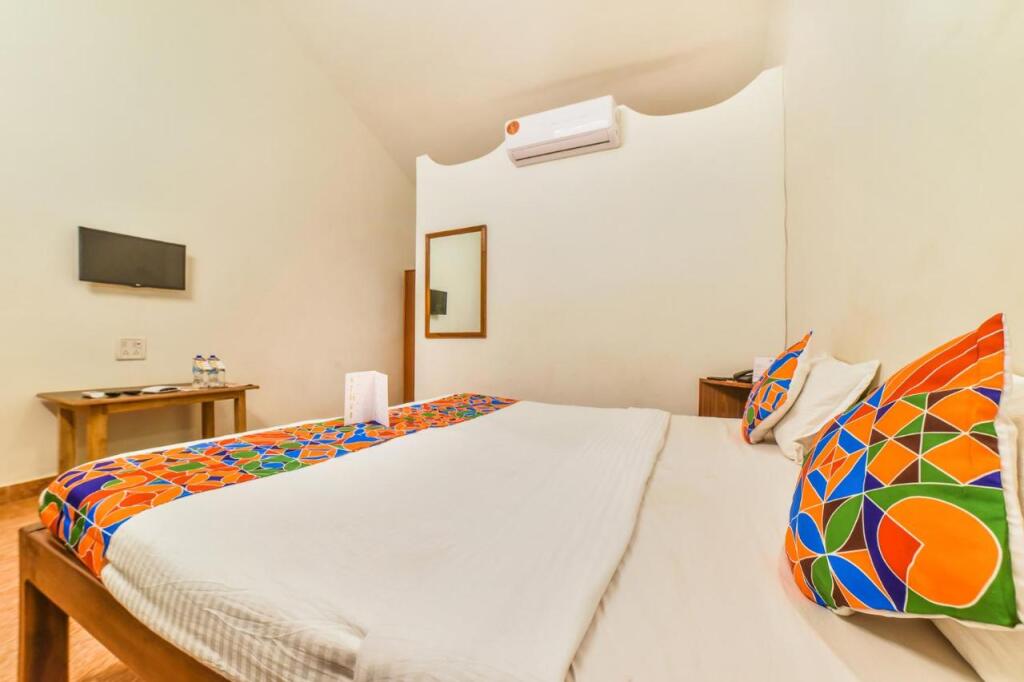 Вагатор: FabHotel Yoyo Cottage