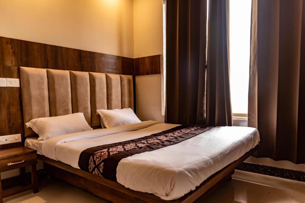 Катра: Hotel Arihant