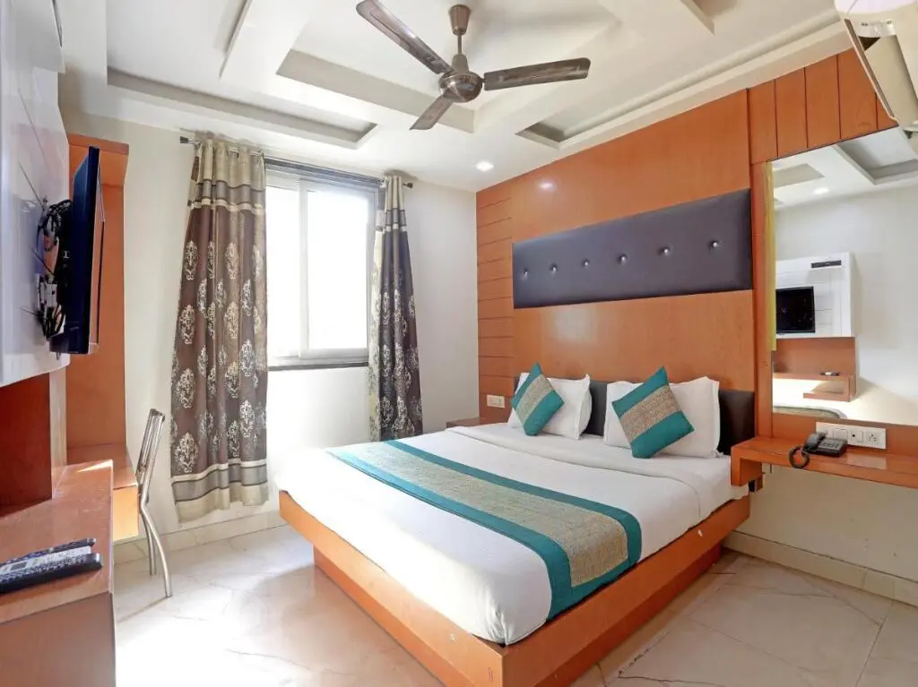 Нью-Дели: Hotel Tashkent Palace - New Delhi Railway Station - Paharganj