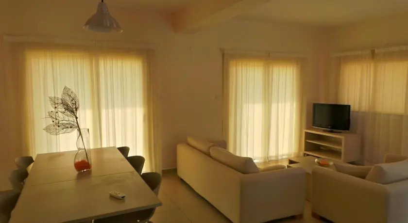 Паралимни: Sea Shell Luxury Villas