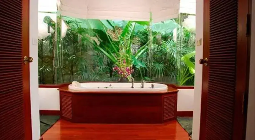 Тхаланг: Luxury Villa Surin Beach