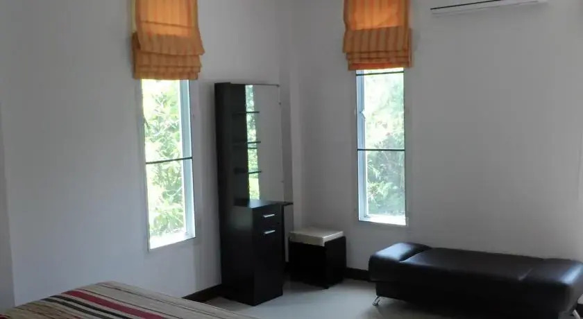 Пранбури : Villa Khao Tao Lake Side