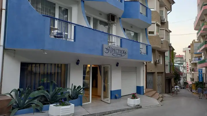 Утёс: Prestizh Hotel